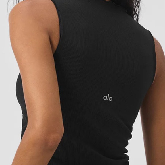 Alo Ribbed En Pointe Tank | color: black | size: S - Picture 2 of 7